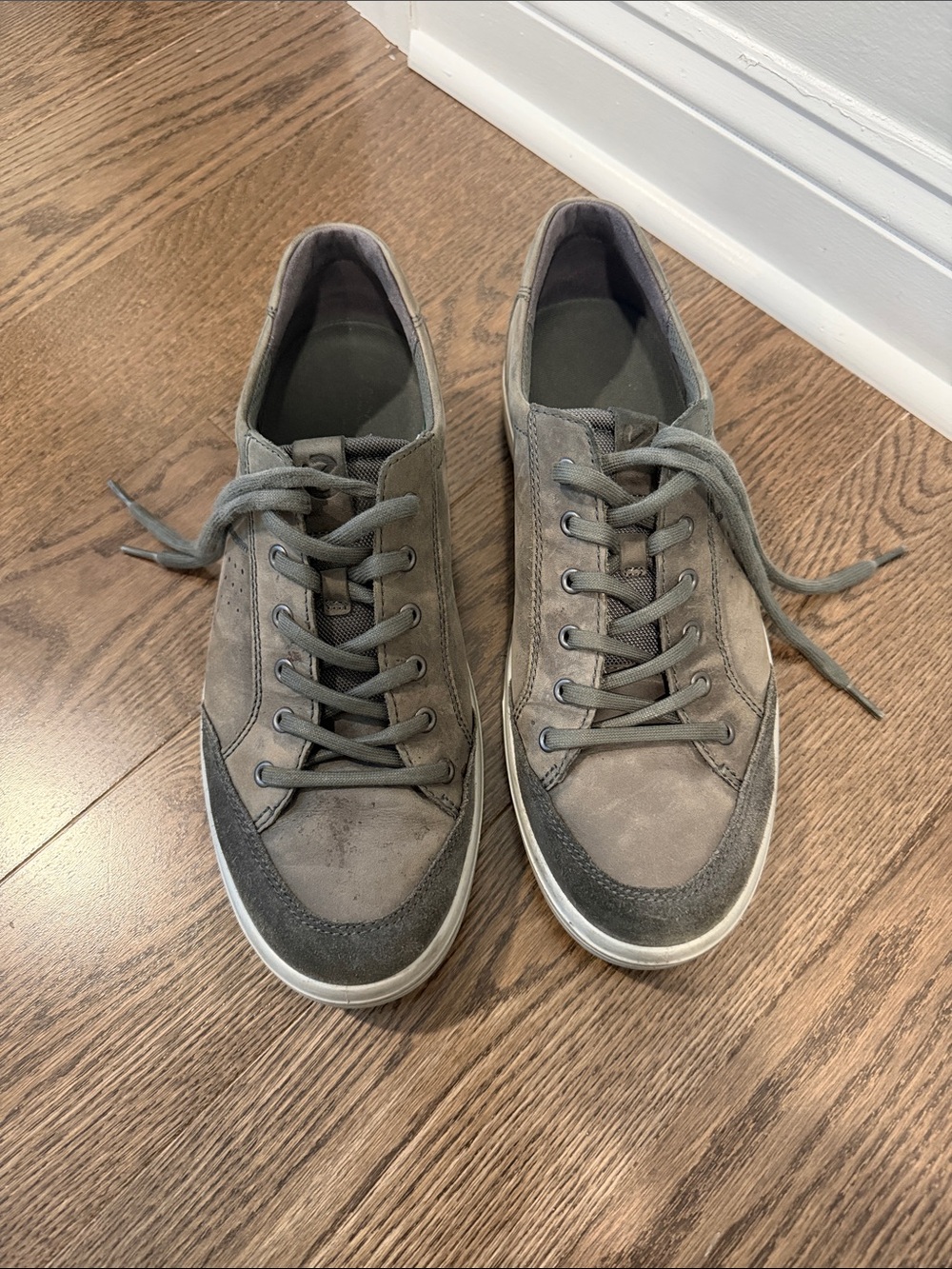 Ecco size 46 Casual Gray Men’s Low-Top Lace-Up Sneakers